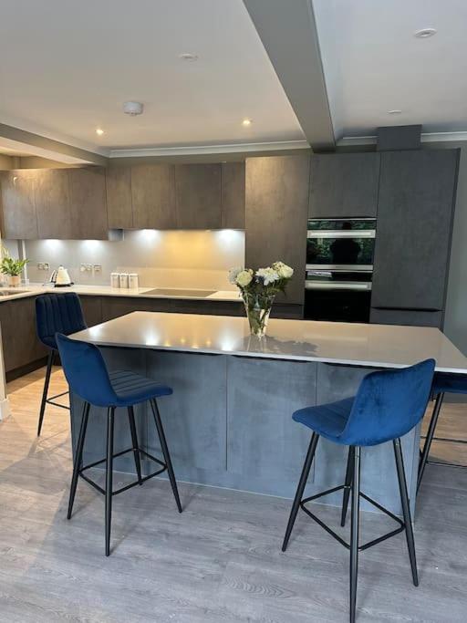 Cameron Coach House Modern Property In Murrayfield 에든버러 외부 사진