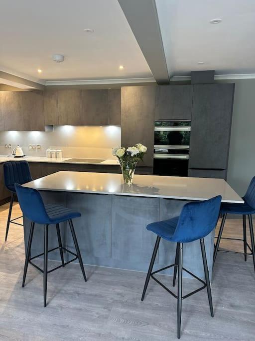 Cameron Coach House Modern Property In Murrayfield 에든버러 외부 사진